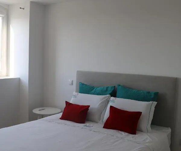 Maraveiro House أفيرو